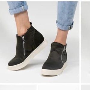 Wedge shoes